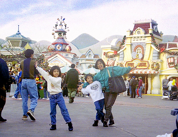 Disney_toonland02.jpg